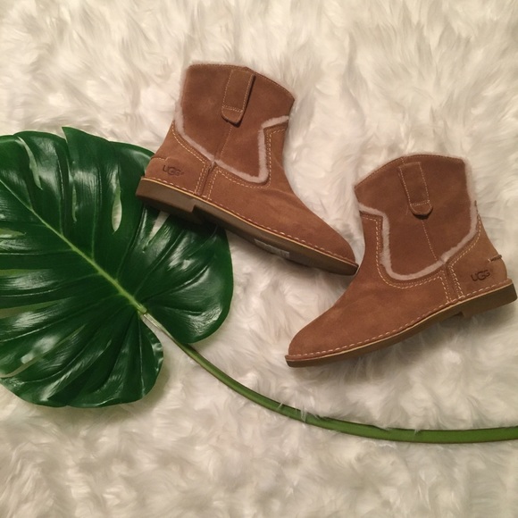 catica ugg boots